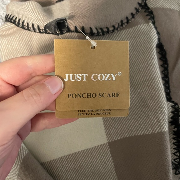 Just Cozy Poncho Scarf - Picture 4 of 5